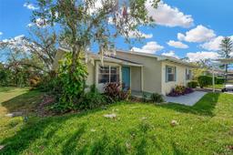 Picture of 402 Lake Point Court Unit D, Sun City Center, FL 33573