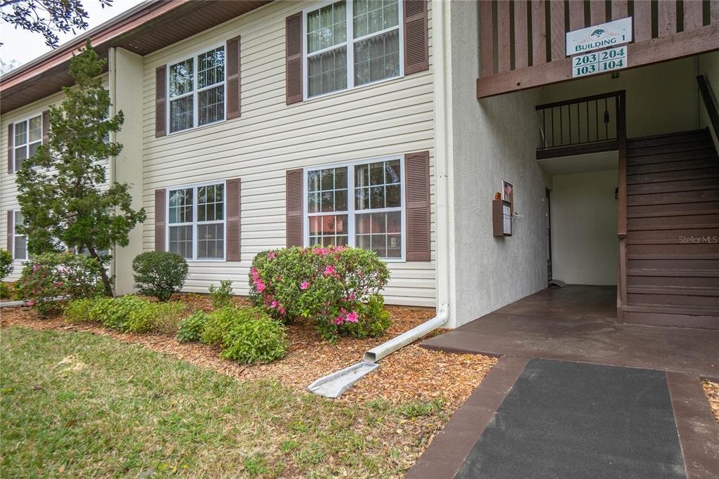 Picture of 2400 Forest Drive Unit 103, Inverness, FL 34453