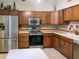 Picture of 130 Hunter Court, Palm Harbor, FL 34684