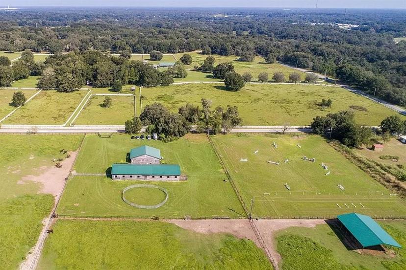 Picture of 37600 Largo Lane, Dade City FL 33523