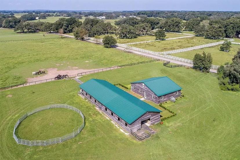 Picture of 37600 Largo Lane, Dade City FL 33523