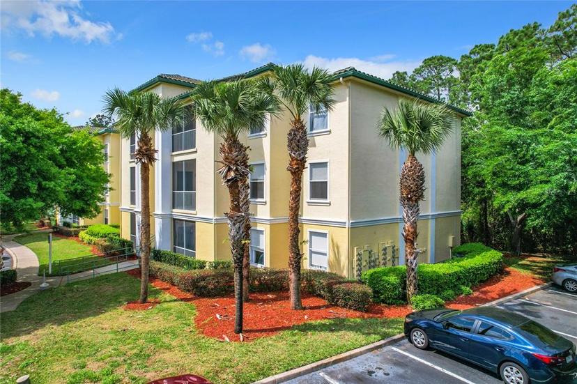 Picture of 8921 Legacy Court Unit 306, Kissimmee FL 34747