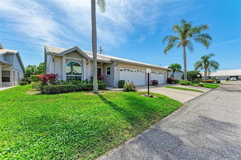 Picture of 5372 Pamela Wood Way Unit 7, Sarasota FL 34233