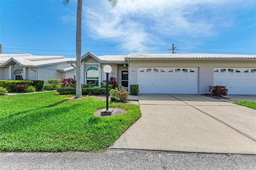 Picture of 5372 Pamela Wood Way Unit 7, Sarasota FL 34233