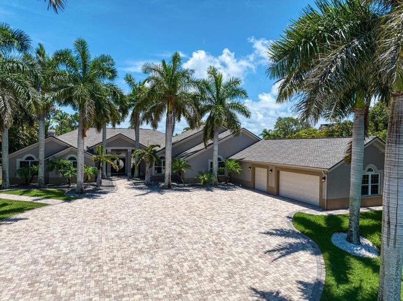 Picture of 201 Bluff View Drive, Belleair Bluffs FL 33770