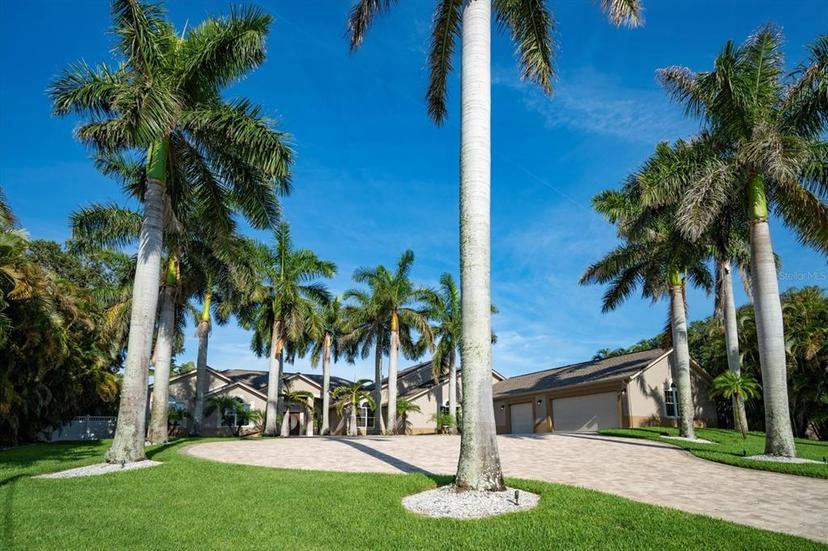 Picture of 201 Bluff View Drive, Belleair Bluffs FL 33770
