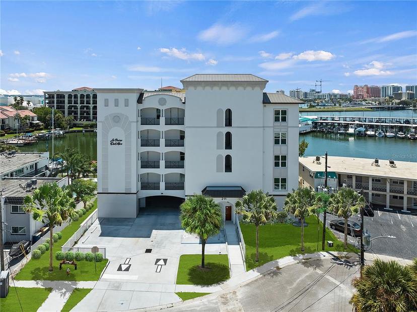 Picture of 211 Dolphin Point Unit 301, Clearwater FL 33767