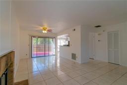 Picture of 824 Park Lake Place Unit 824, Maitland, FL 32751