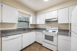 Picture of 101 Lake Avenue Ne Unit 225, Largo, FL 33771