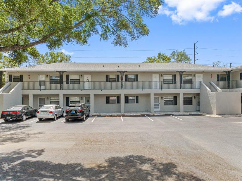 Picture of 101 Lake Avenue Ne Unit 225, Largo FL 33771