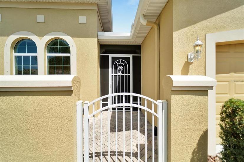 Picture of 2121 Sifield Greens Way Unit 64, Sun City Center FL 33573