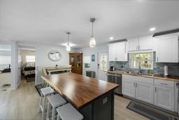 Picture of 10383 S Lake Drive Unit 246, Largo, FL 33773
