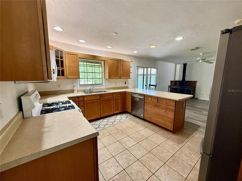 Picture of 9220 NW 12Th Place, Gainesville FL 32606