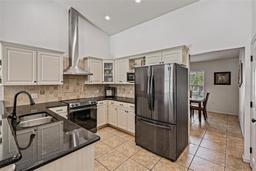 Picture of 1729 Oakwood Estates Drive, Plant City, FL 33563