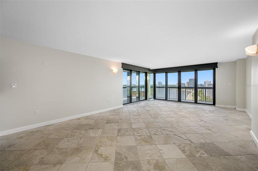 Picture of 2413 Bayshore Boulevard Unit 2004, Tampa FL 33629