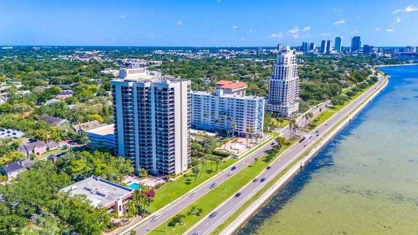 Picture of 2413 Bayshore Boulevard Unit 2004, Tampa FL 33629
