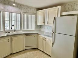 Picture of 7203 Mount Essex Drive Ne Unit 515, St Petersburg, FL 33702