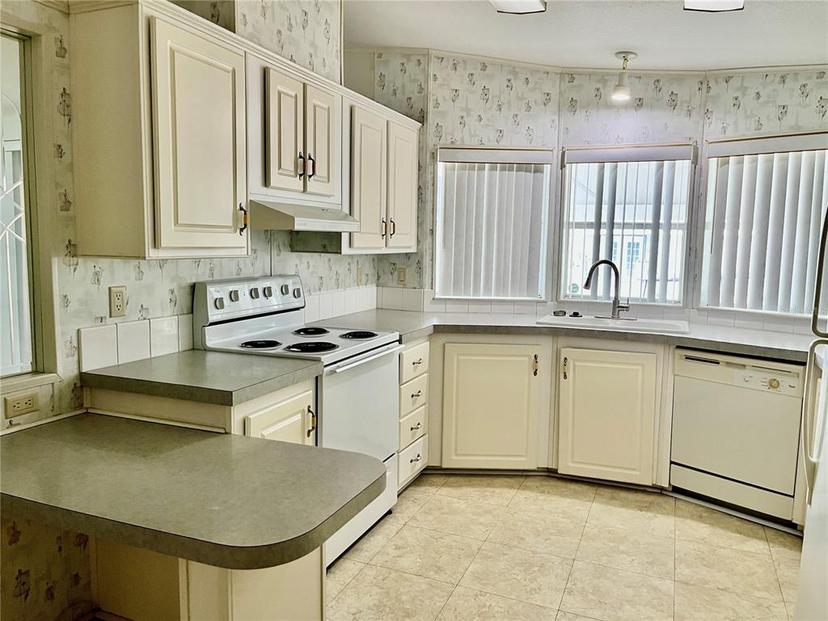 Picture of 7203 Mount Essex Drive Ne Unit 515, St Petersburg FL 33702