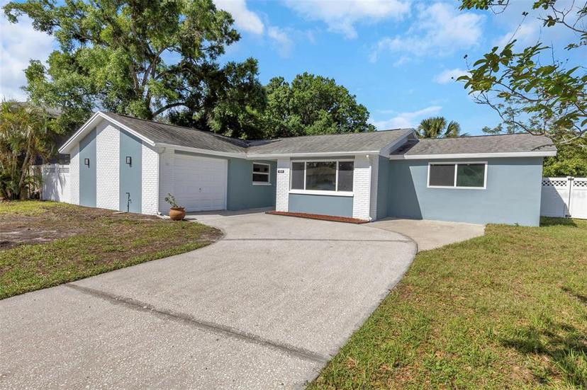 Picture of 1004 Greenleaf Way, Tarpon Springs FL 34689