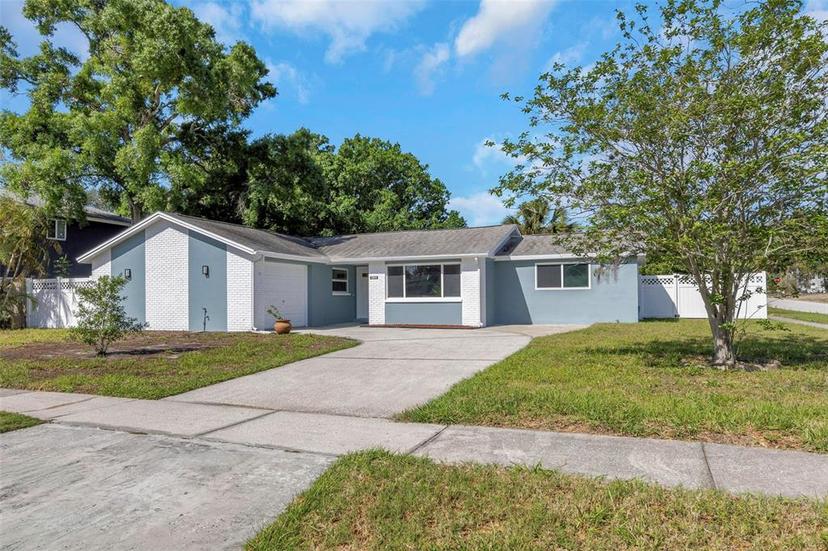 Picture of 1004 Greenleaf Way, Tarpon Springs FL 34689