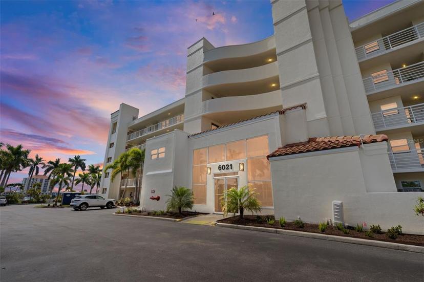 Picture of 6021 Bahia Del Mar Circle Unit 439, St Petersburg FL 33715