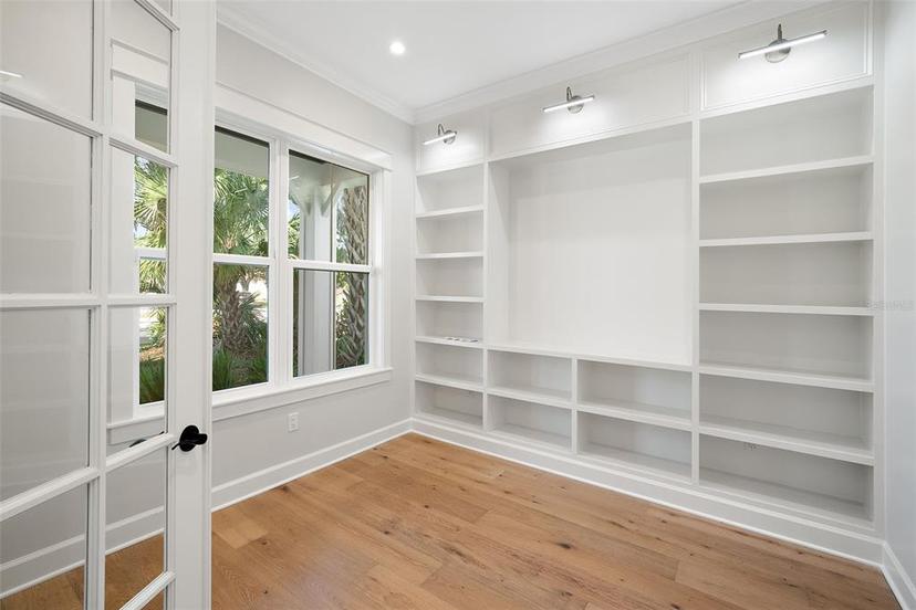 Picture of 4010 W Watrous Avenue, Tampa FL 33629