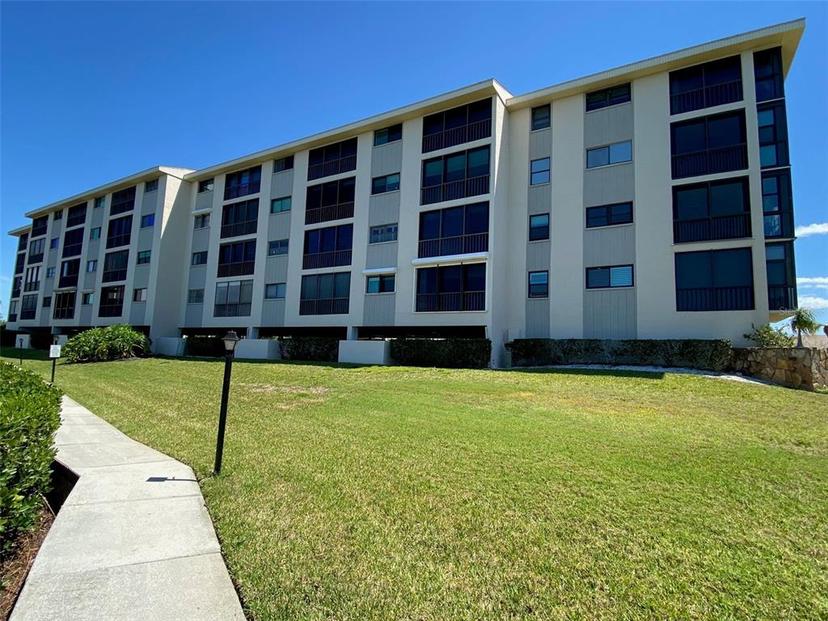 Picture of 8251 Brent Street Unit 927, Port Richey FL 34668