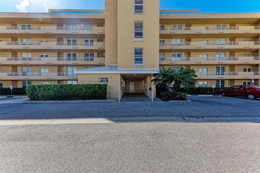 Picture of 3750 Pinebrook Circle Unit 301, Bradenton FL 34209