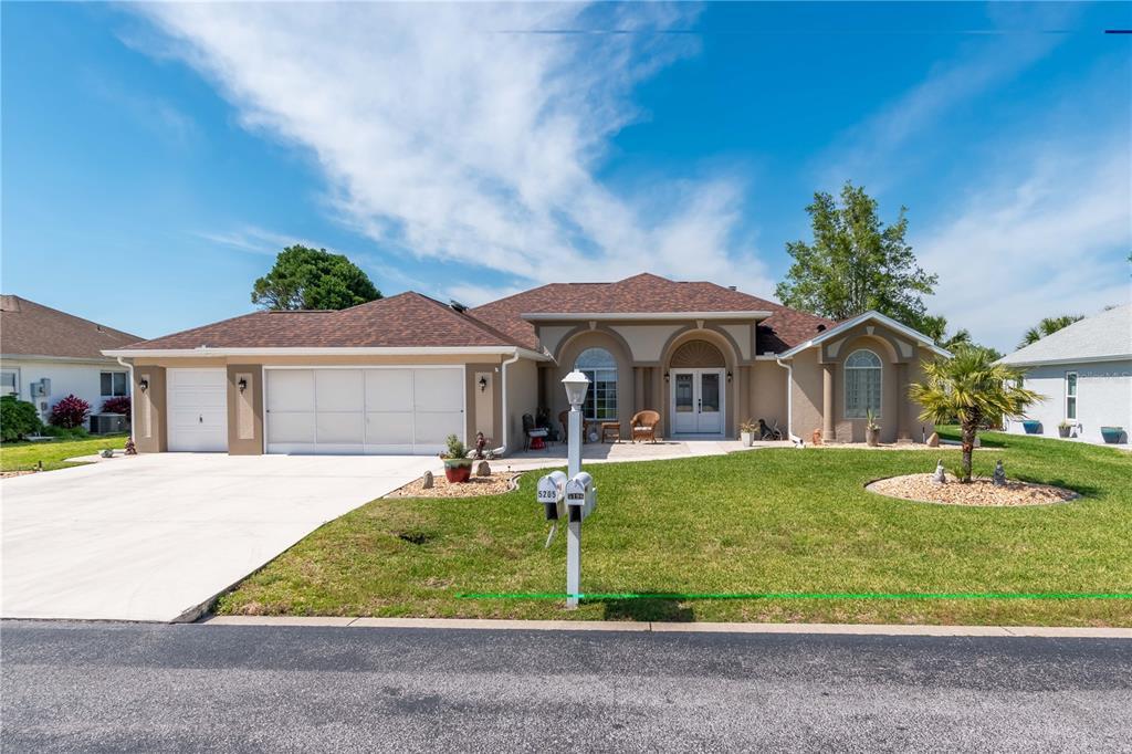 Picture of 5205 NW 21St Loop, Ocala, FL 34482