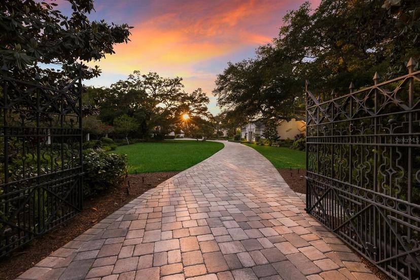 Picture of 3336 Old Oak Drive, Sarasota FL 34239