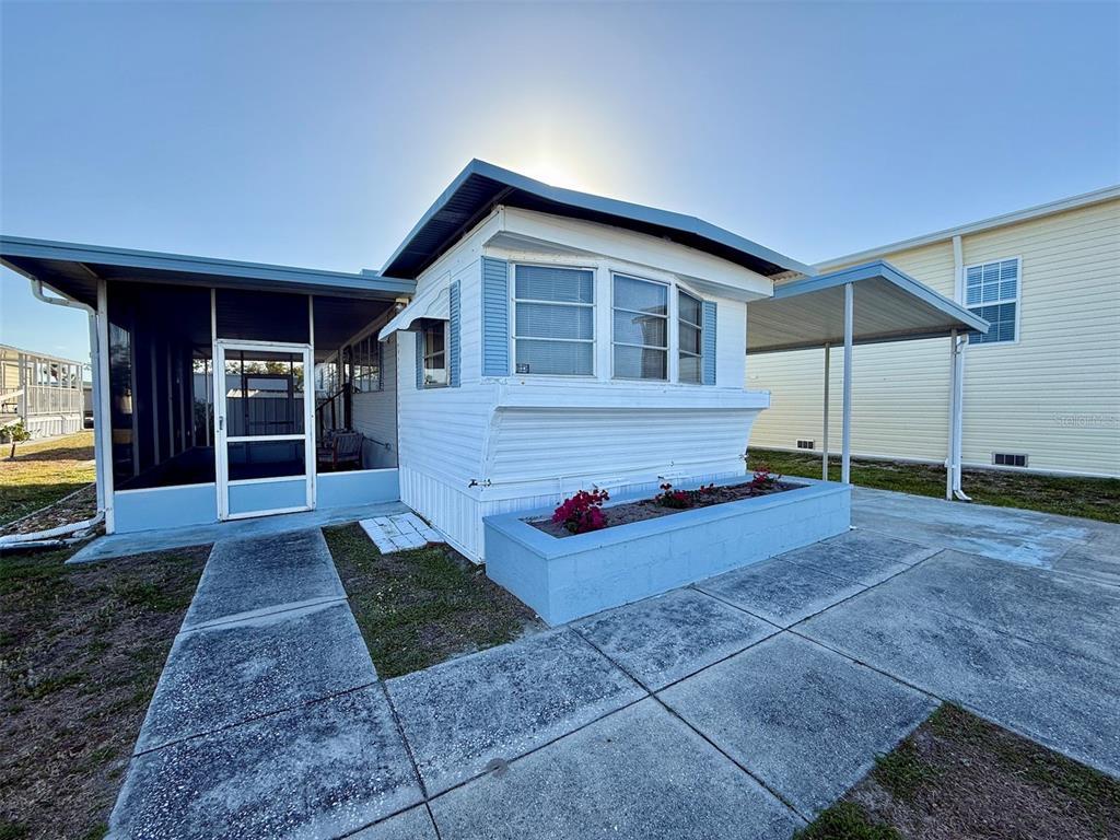 Picture of 116 W Saint Johns Way, Apollo Beach, FL 33572