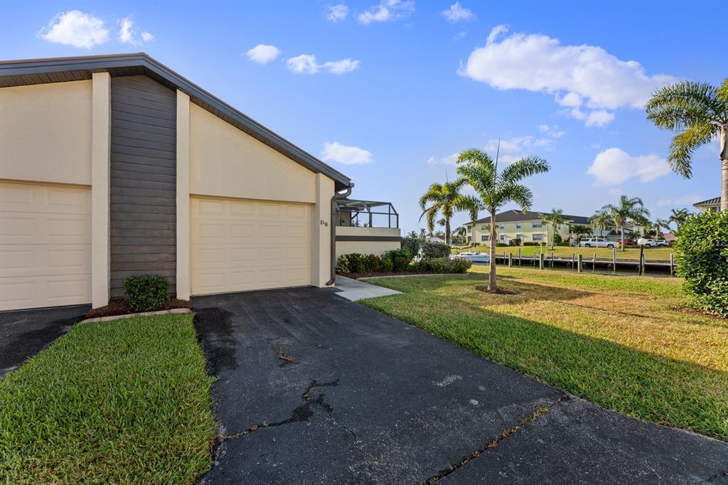 Picture of 3920 Bal Harbor Boulevard Unit D8, Punta Gorda, FL 33950