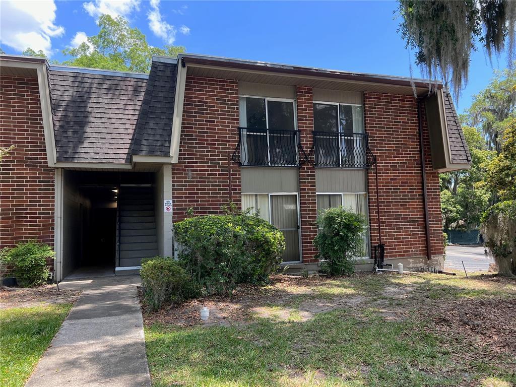 Picture of 1700 SW 16Th Court Unit C27, Gainesville, FL 32608