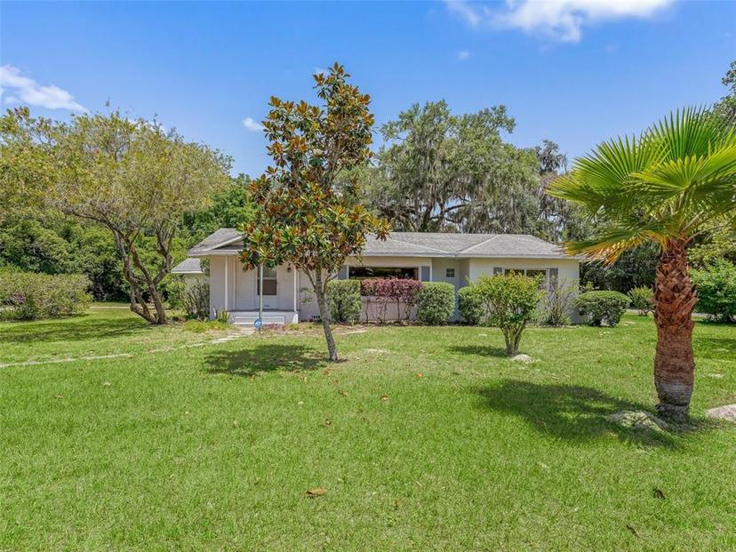 Picture of 304 E Noble Avenue, Bushnell FL 33513