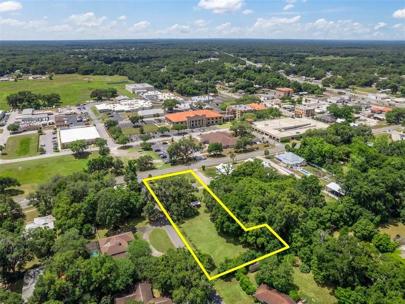 Picture of 304 E Noble Avenue, Bushnell FL 33513
