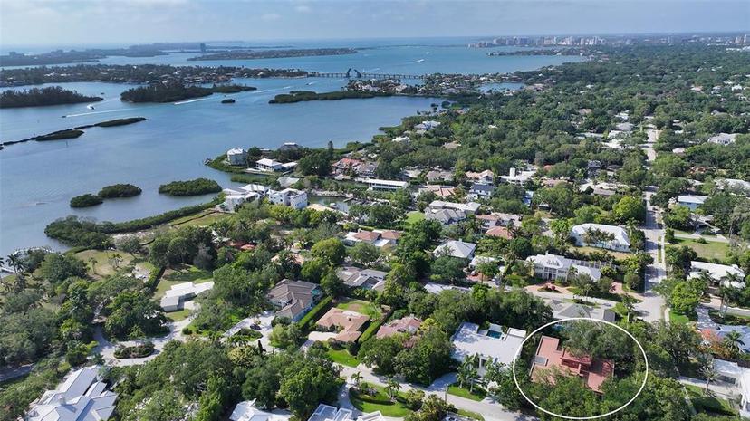 Picture of 1429 N Lake Shore Drive, Sarasota FL 34231