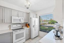 Picture of 6294 Bahia Del Mar Circle Unit 115, St Petersburg, FL 33715