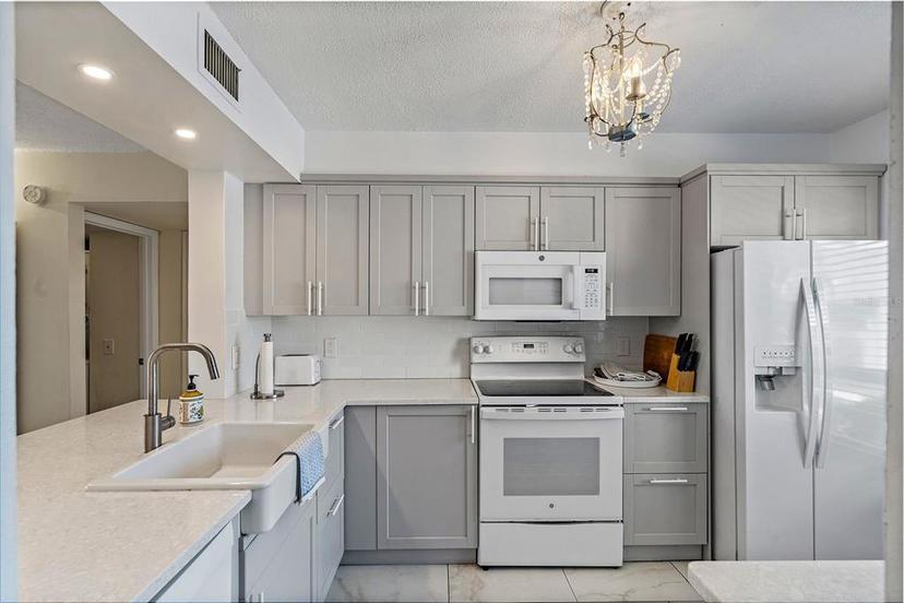 Picture of 6294 Bahia Del Mar Circle Unit 115, St Petersburg FL 33715