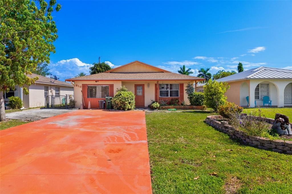 Picture of 816 98Th Avenue N, Naples, FL 34108