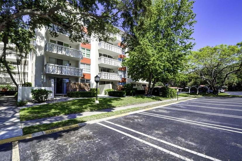 Picture of 2630 Pearce Drive Unit 402, Clearwater FL 33764