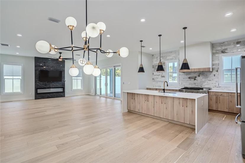 Picture of 325 33Rd Avenue N, St Petersburg FL 33704