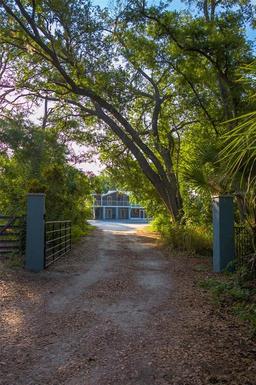 Picture of 655 N Clermont Road, Venice, FL 34292
