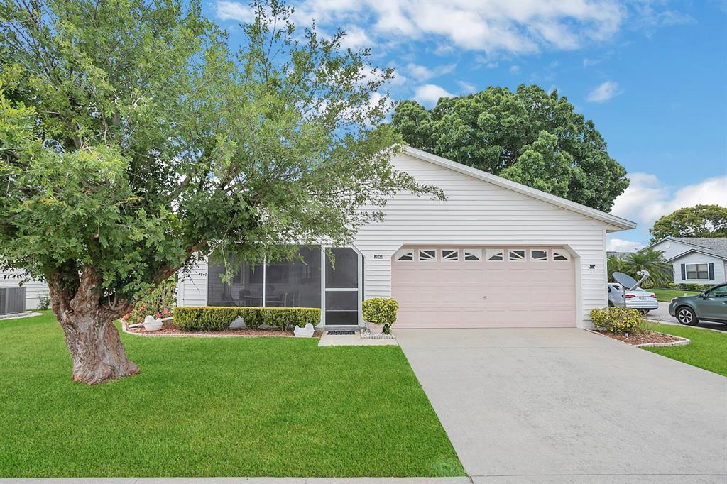 Picture of 1805 Masters Lane, Lakeland, FL 33810