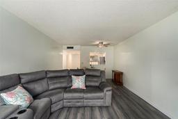 Picture of 6310 Newtown Circle Unit 10B5, Tampa, FL 33615