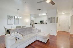 Picture of 4221 W Spruce Street Unit 2328, Tampa, FL 33607