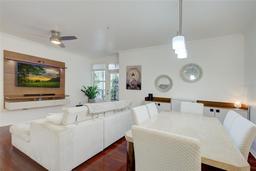 Picture of 4221 W Spruce Street Unit 2328, Tampa, FL 33607