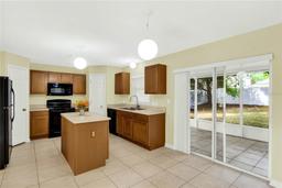 Picture of 1073 Osprey Cove Circle, Groveland, FL 34736