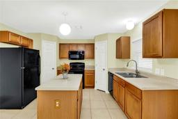 Picture of 1073 Osprey Cove Circle, Groveland, FL 34736
