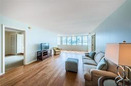 Picture of 5130 Brittany Drive S Unit 202, St Petersburg, FL 33715