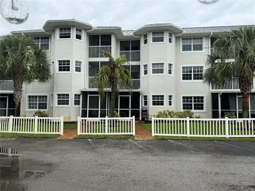 Picture of 2077 Wetland Point Unit 1202, Lutz, FL 33558